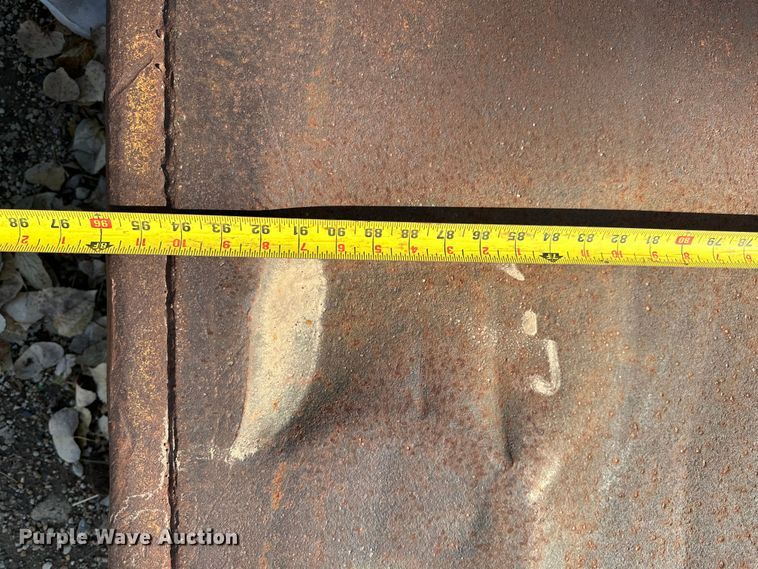 image for item DK1069 Trench box