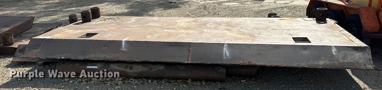 image for item DK1070 Trench box