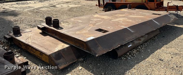 image for item DK1070 Trench box