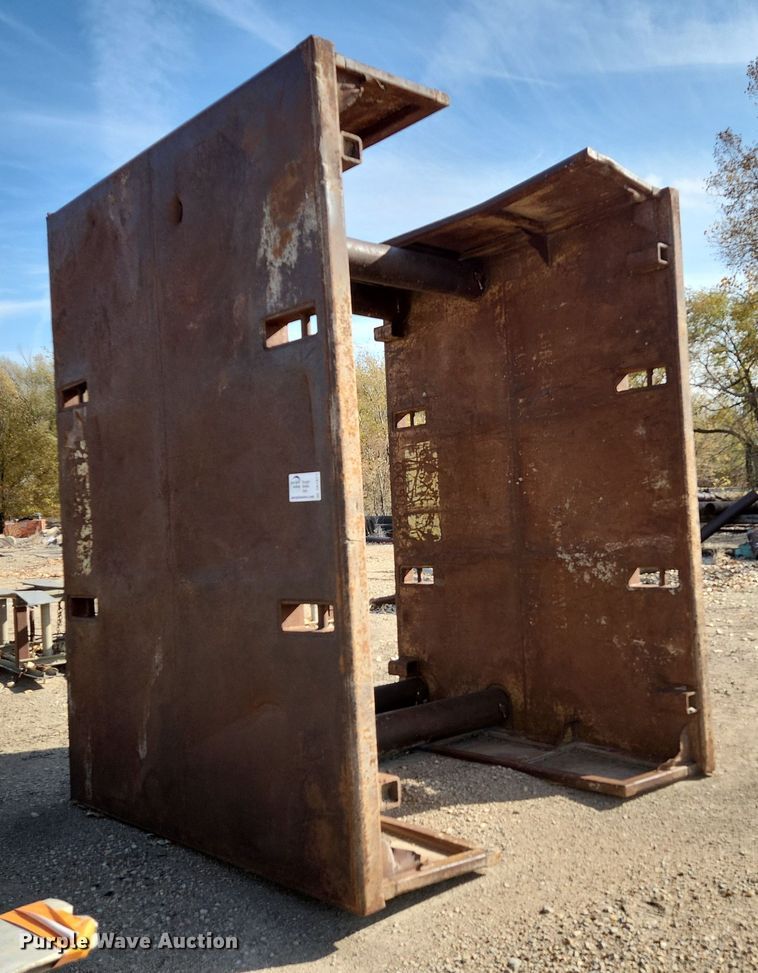 image for item DK1071 Trench box