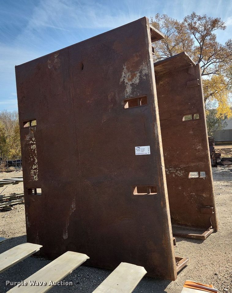 image for item DK1071 Trench box