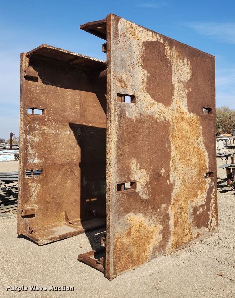 image for item DK1071 Trench box