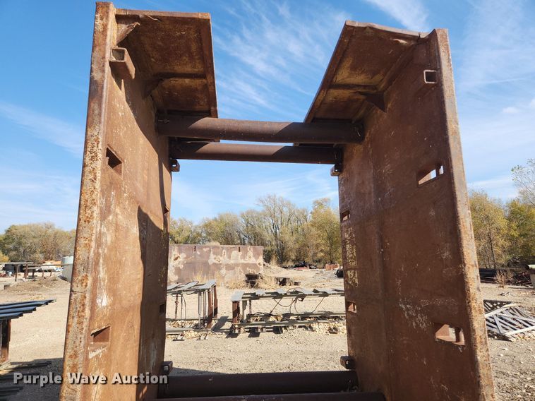 image for item DK1071 Trench box