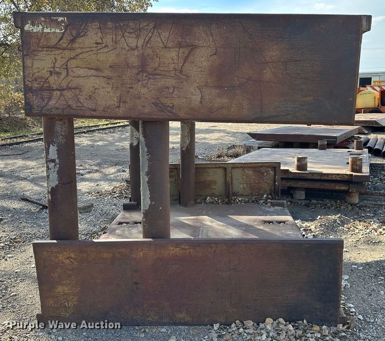 image for item DK1072 Trench box