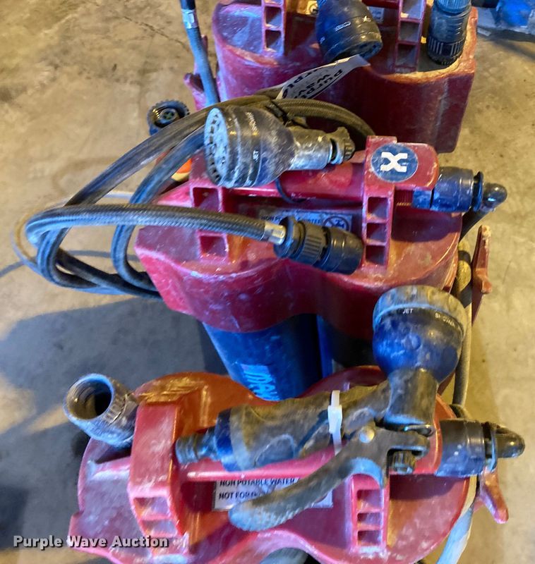 image for item DL2250 (3) Makinex pressurized water tanks
