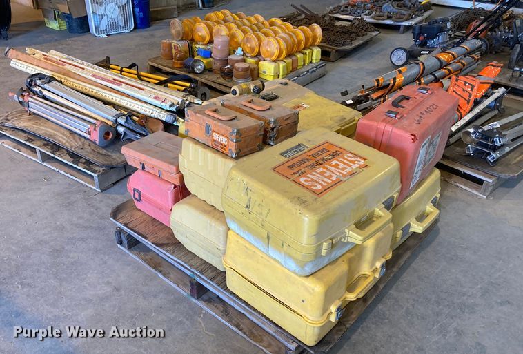 image for item DN6982 Surveying equipment