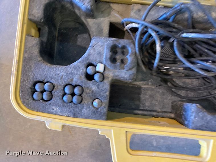 image for item DN6982 Surveying equipment