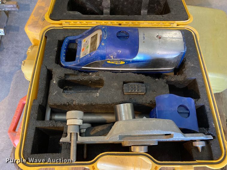 image for item DN6982 Surveying equipment