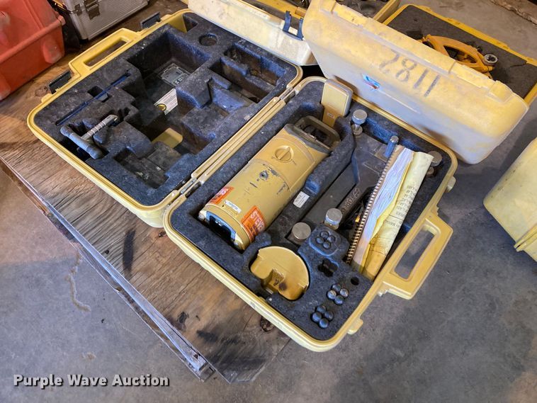 image for item DN6982 Surveying equipment