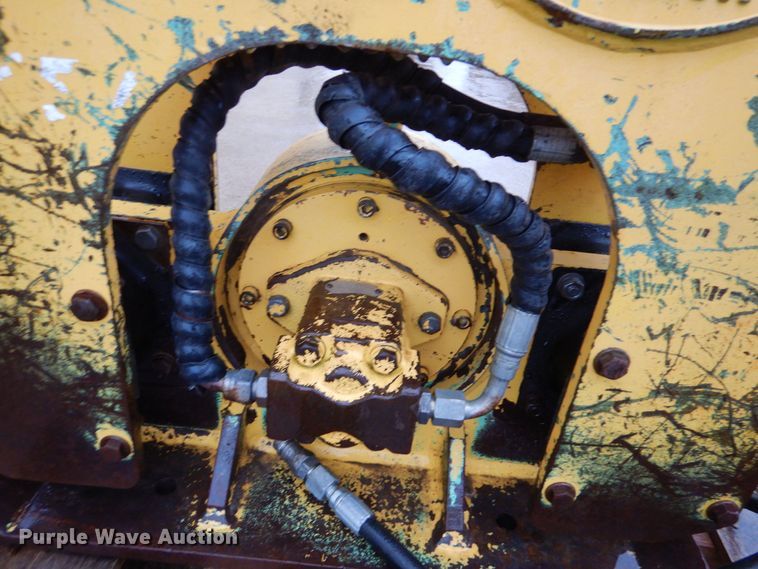 image for item MT9794 2012 Magnum RHF15V PA  plate compactor