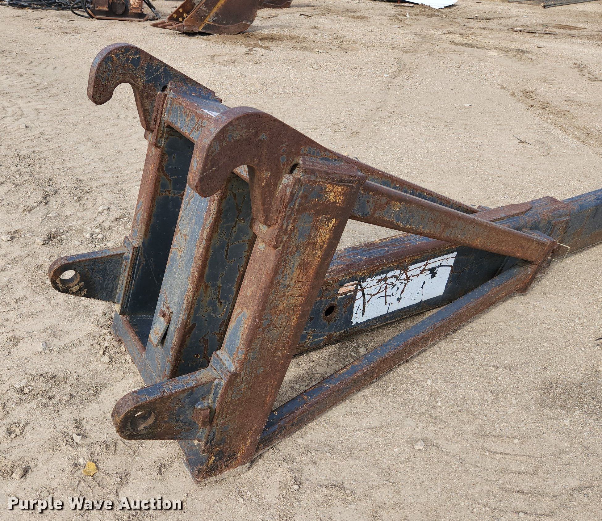 Wheel loader jib in Salina, KS Item DK1032 sold Purple Wave