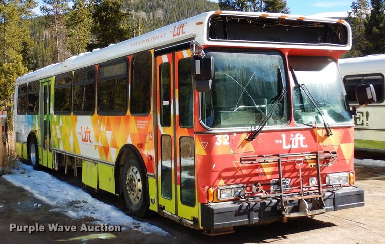 image for item DF8193 2000 Orion  shuttle bus