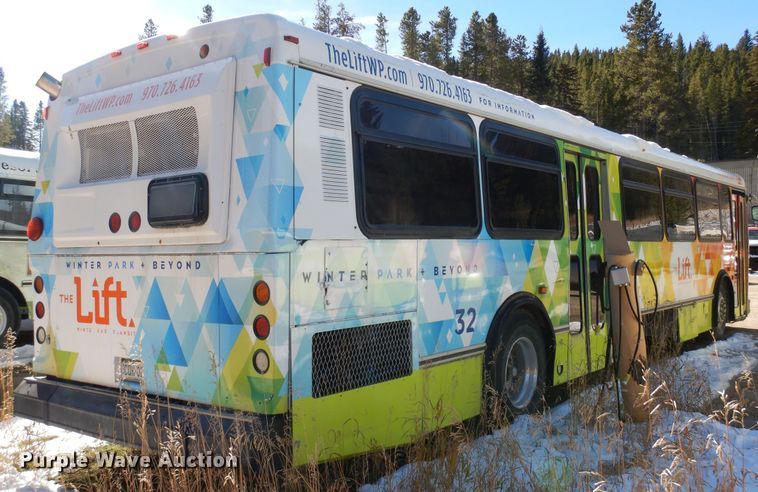 image for item DF8193 2000 Orion  shuttle bus