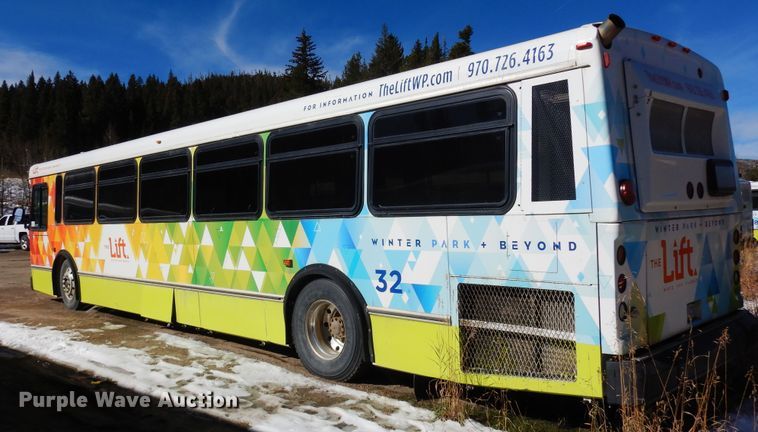 image for item DF8193 2000 Orion  shuttle bus