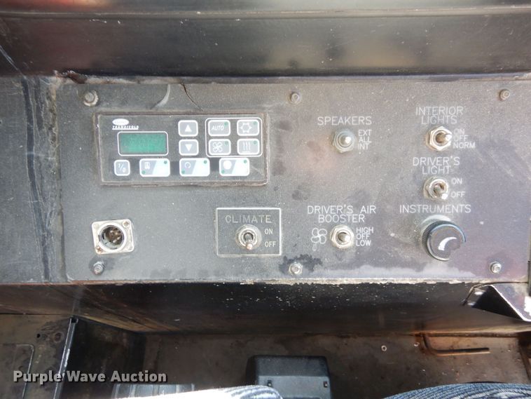 image for item DF8193 2000 Orion  shuttle bus