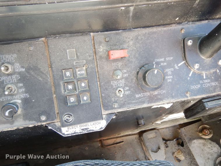 image for item DF8193 2000 Orion  shuttle bus