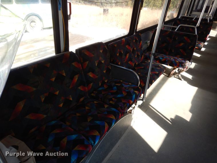 image for item DF8193 2000 Orion  shuttle bus