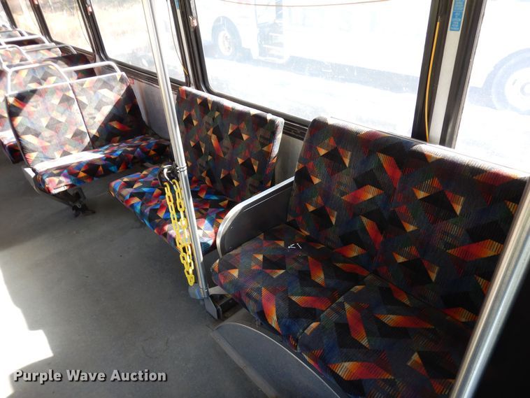 image for item DF8193 2000 Orion  shuttle bus