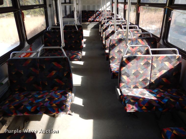 image for item DF8193 2000 Orion  shuttle bus