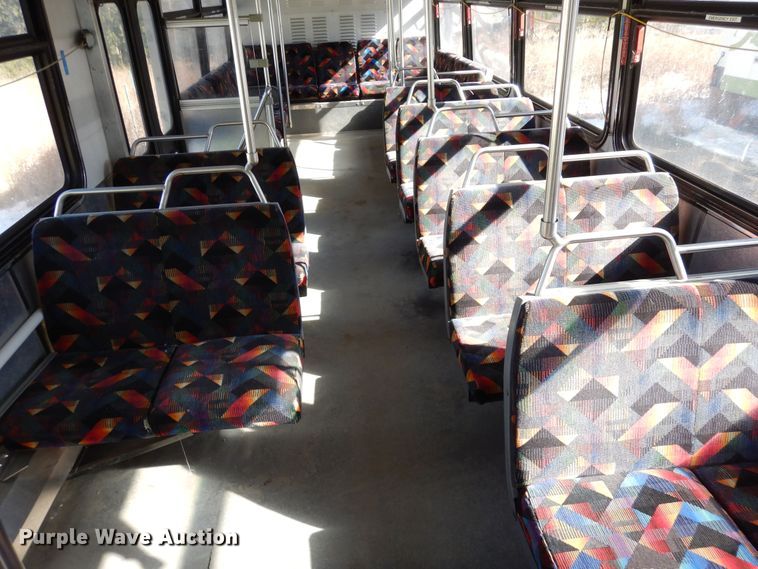 image for item DF8193 2000 Orion  shuttle bus