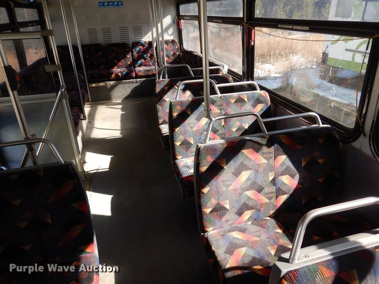 image for item DF8193 2000 Orion  shuttle bus