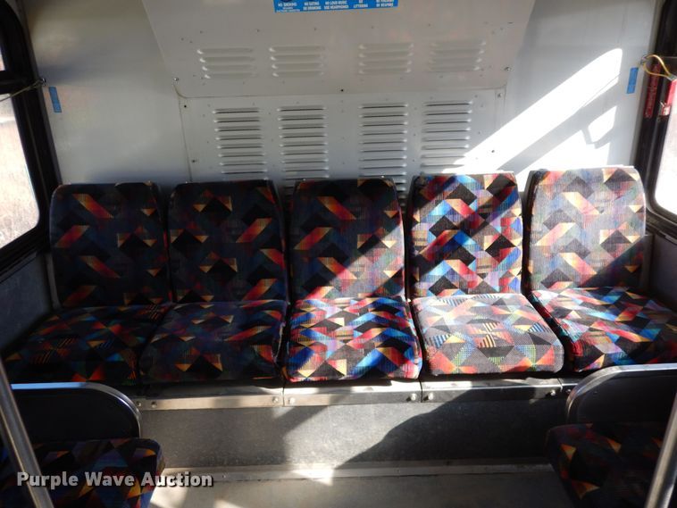 image for item DF8193 2000 Orion  shuttle bus