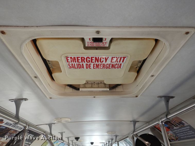 image for item DF8193 2000 Orion  shuttle bus