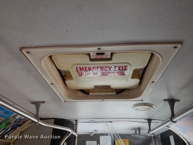 image for item DF8193 2000 Orion  shuttle bus