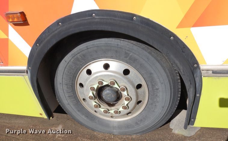 image for item DF8193 2000 Orion  shuttle bus