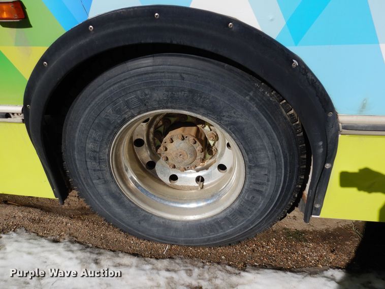 image for item DF8193 2000 Orion  shuttle bus