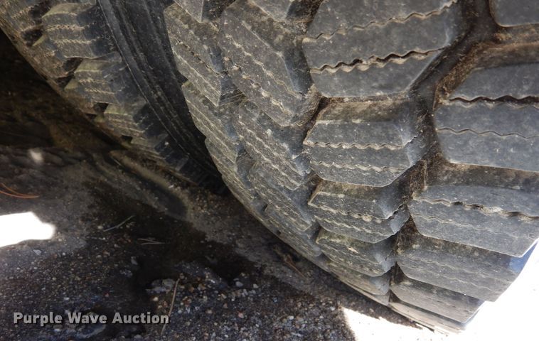 image for item DF8193 2000 Orion  shuttle bus