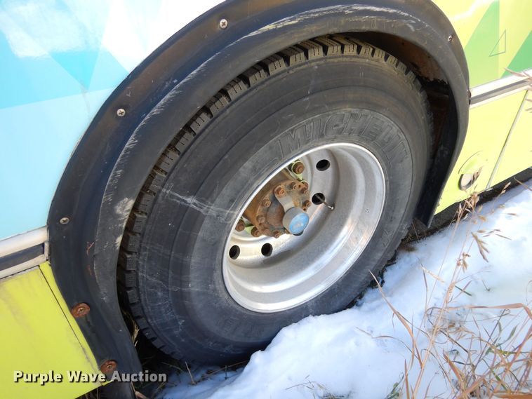 image for item DF8193 2000 Orion  shuttle bus