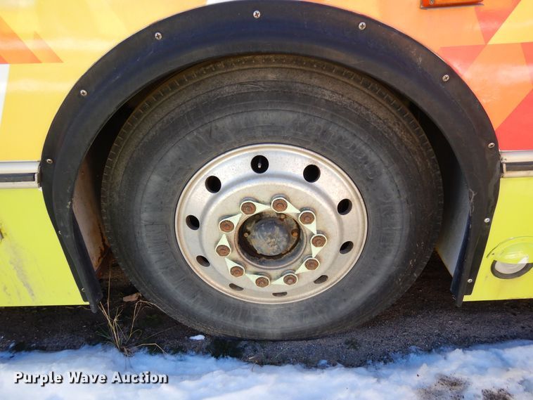 image for item DF8193 2000 Orion  shuttle bus