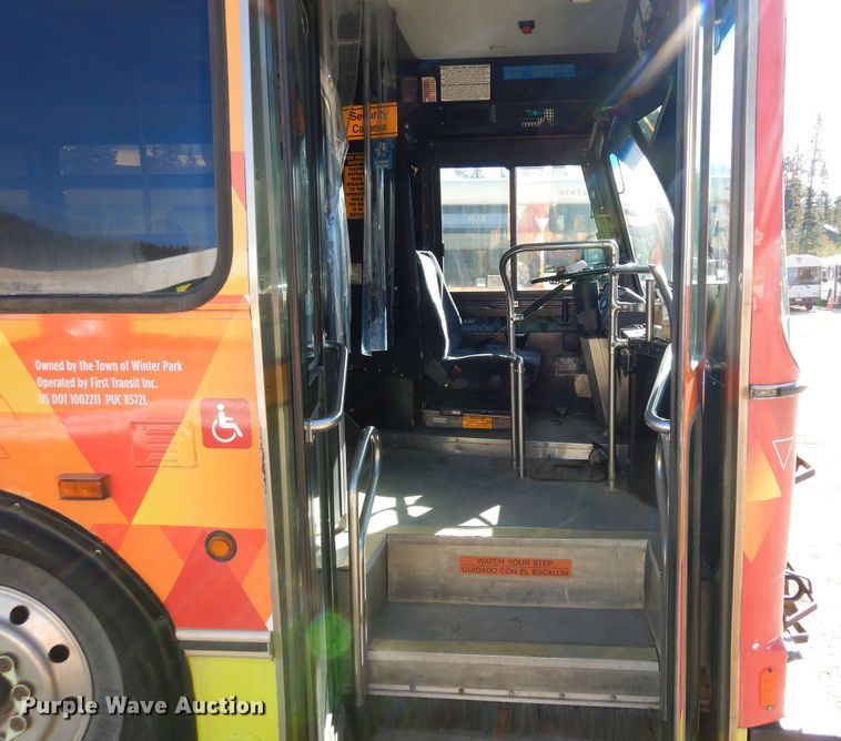 image for item DF8194 2000 Orion  shuttle bus