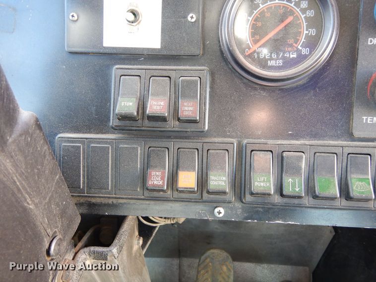 image for item DF8194 2000 Orion  shuttle bus