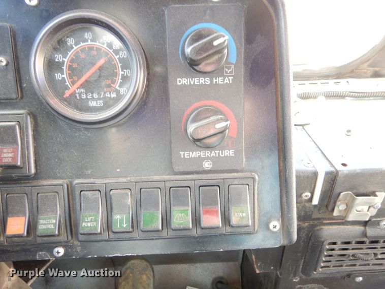 image for item DF8194 2000 Orion  shuttle bus