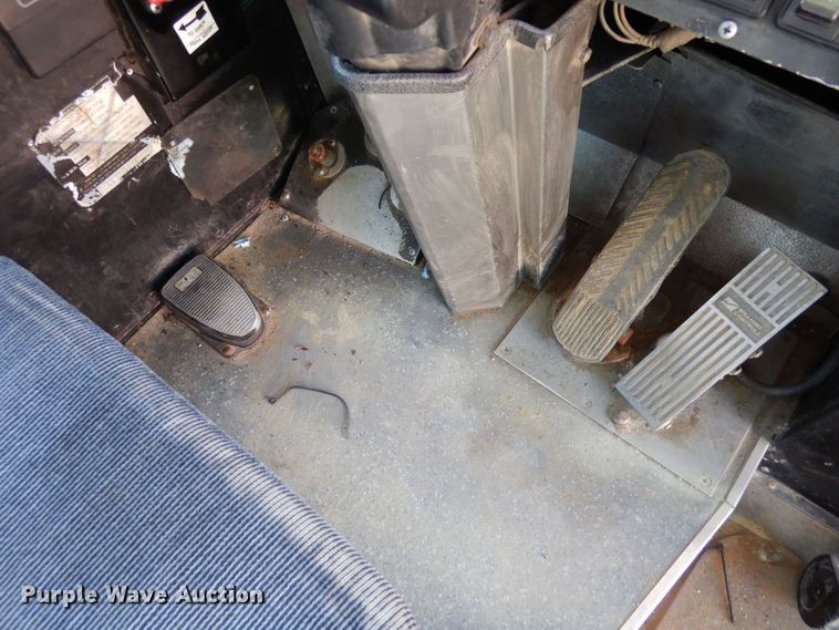 image for item DF8194 2000 Orion  shuttle bus