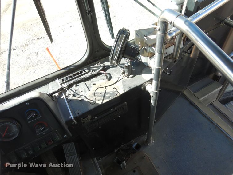 image for item DF8194 2000 Orion  shuttle bus