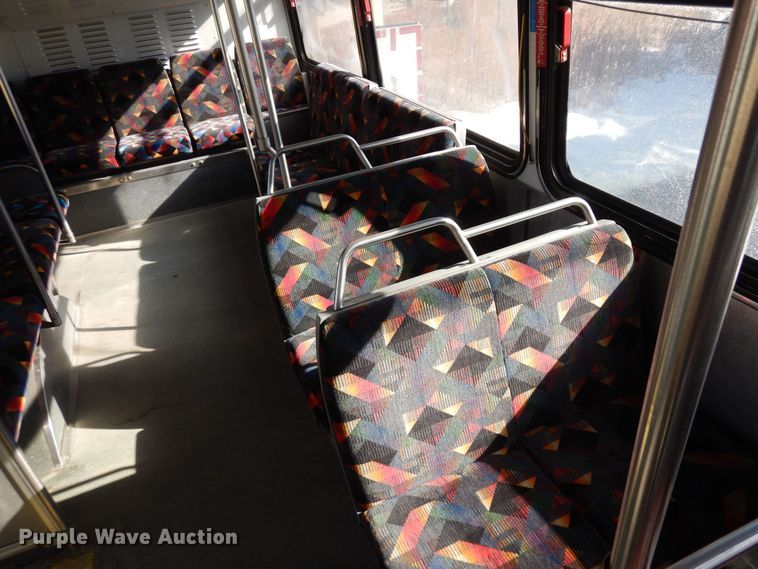 image for item DF8194 2000 Orion  shuttle bus