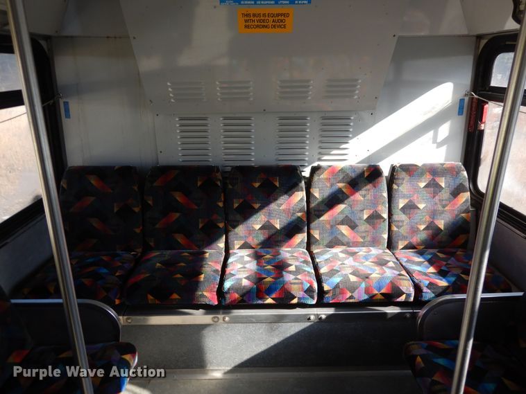 image for item DF8194 2000 Orion  shuttle bus