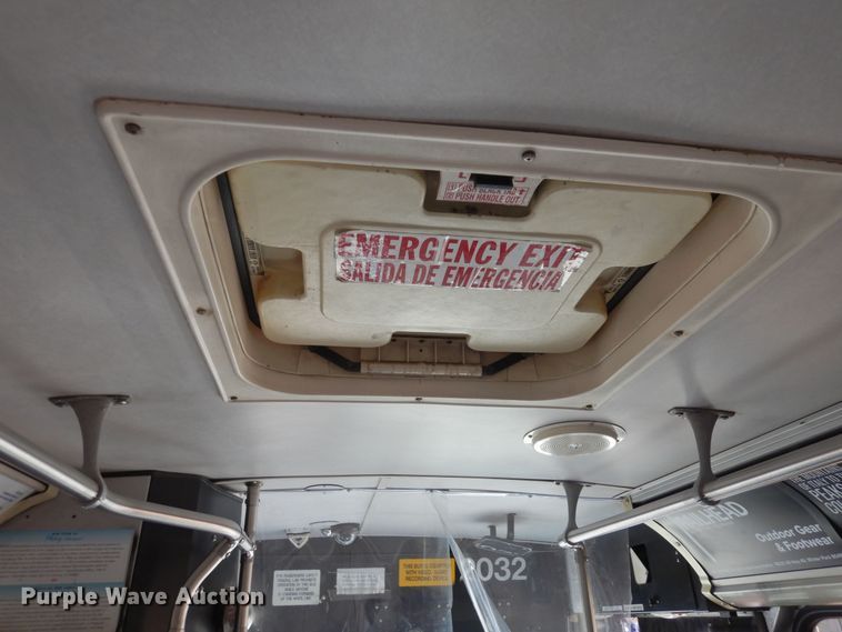 image for item DF8194 2000 Orion  shuttle bus