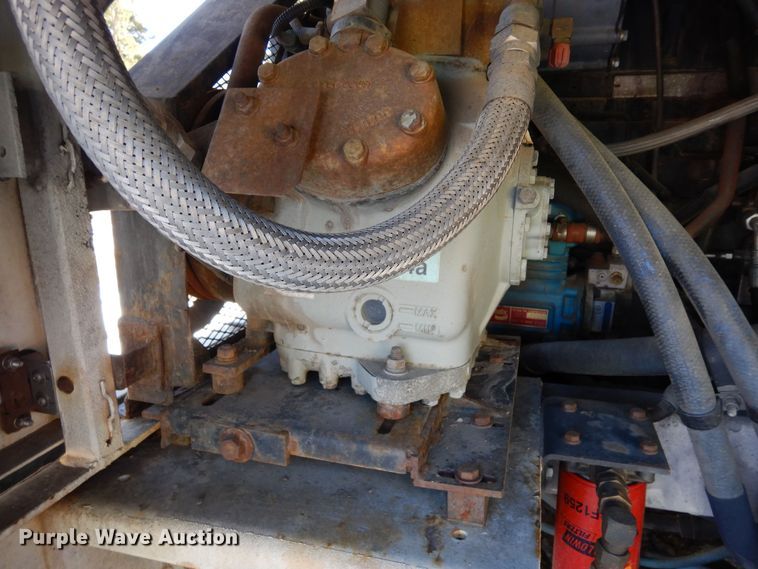 image for item DF8194 2000 Orion  shuttle bus