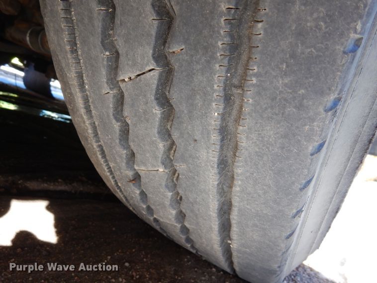 image for item DF8194 2000 Orion  shuttle bus