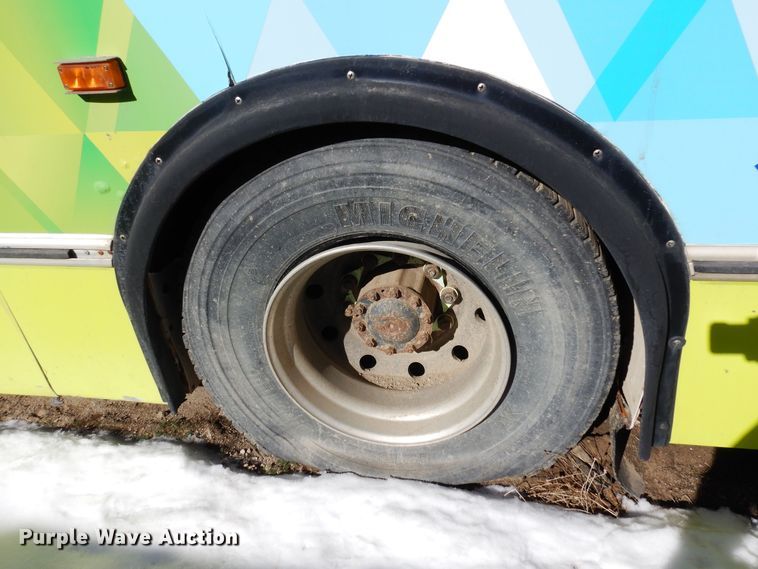 image for item DF8194 2000 Orion  shuttle bus