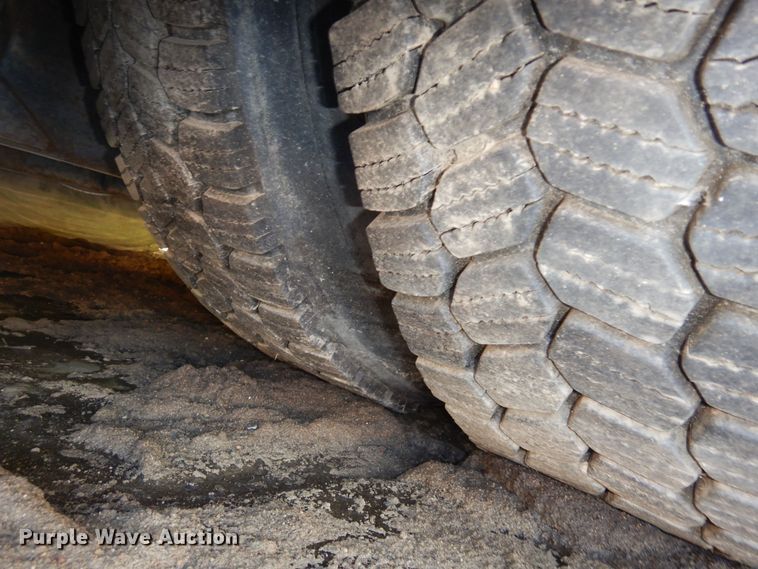 image for item DF8194 2000 Orion  shuttle bus