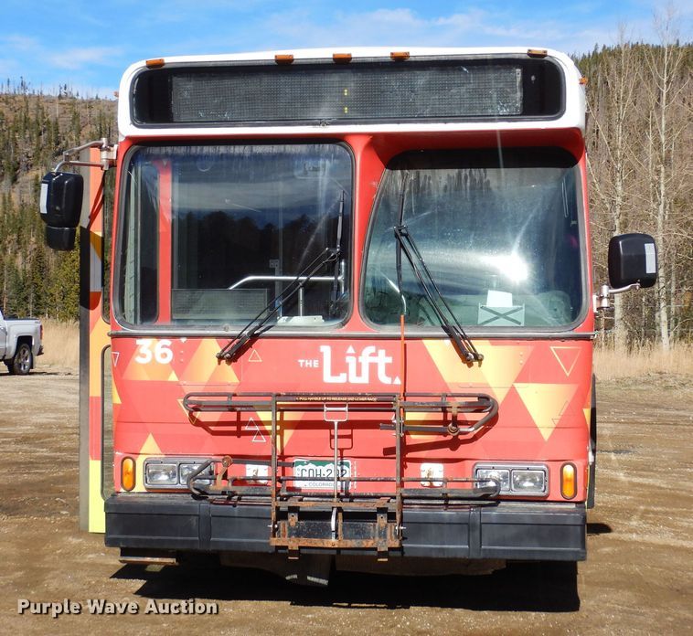 image for item DF8196 2000 Orion  shuttle bus