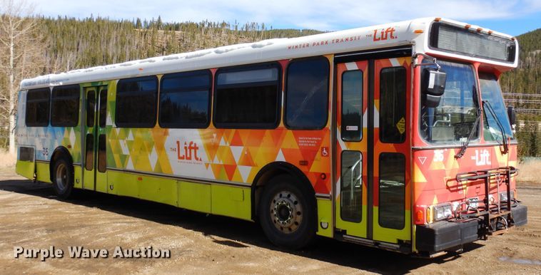 image for item DF8196 2000 Orion  shuttle bus