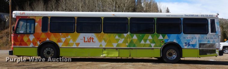 image for item DF8196 2000 Orion  shuttle bus