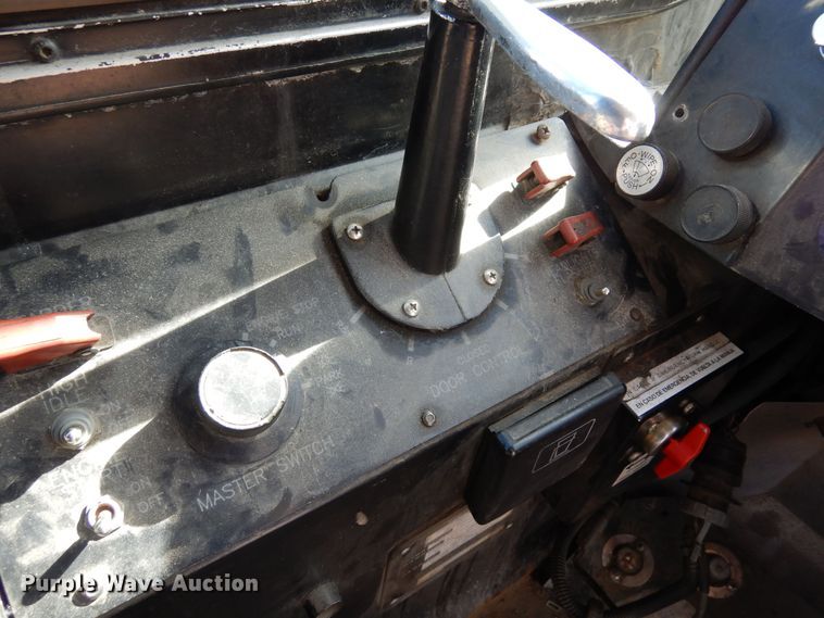 image for item DF8196 2000 Orion  shuttle bus