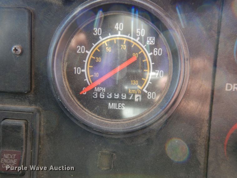 image for item DF8196 2000 Orion  shuttle bus